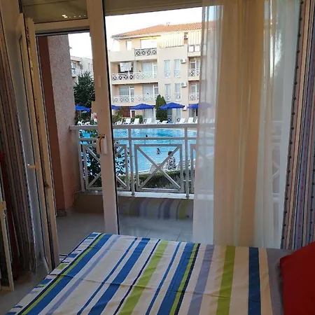 Апартамент Съни Дей6 Apartment *