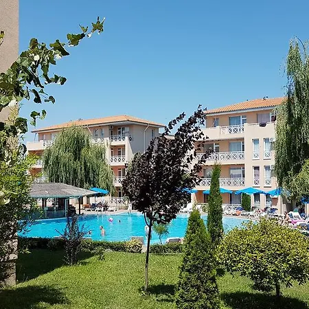 아파트 Апартамент Съни Дей6 *